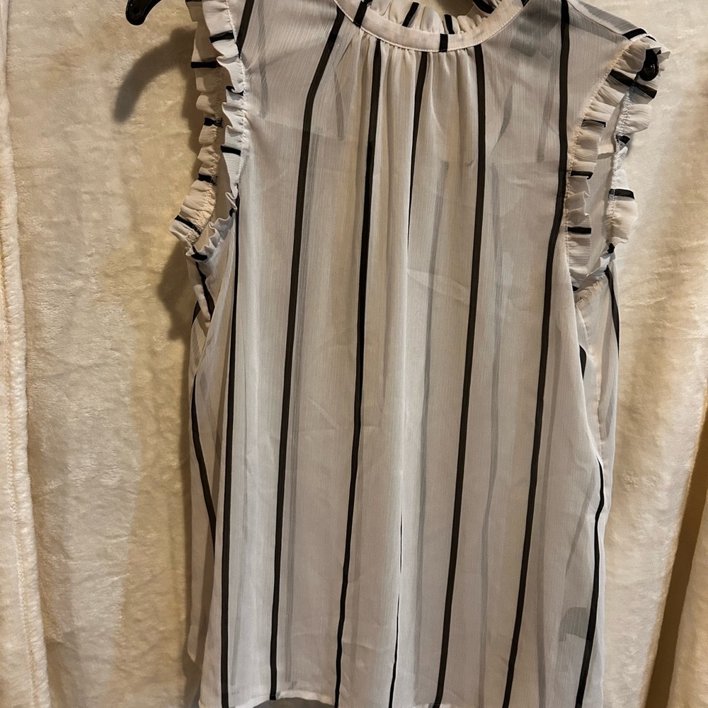 Sonoma Black and White Ruffle Blouse